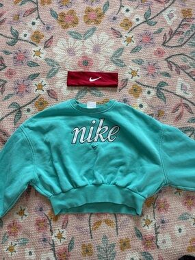 Nike Teal Crewneck Sweatshirt with Black Swoosh Tag